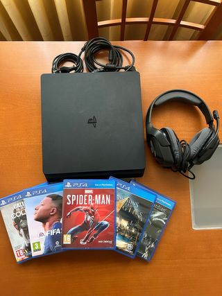 PS4 Slim Negra + 5 Juegos + Cascos
