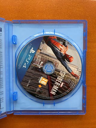 PS4 Slim Negra + 5 Juegos + Cascos