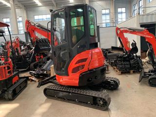 Miniexcavadora SM 2500kg Cabina y A/A