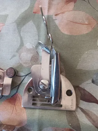 Prensatelas y caracoles para máquina de coser