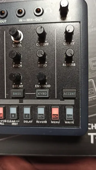 Roland T8 Caja Original