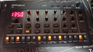 Roland T8 Caja Original