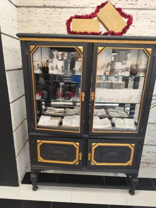 Mueble vintage madera y cristal dorado