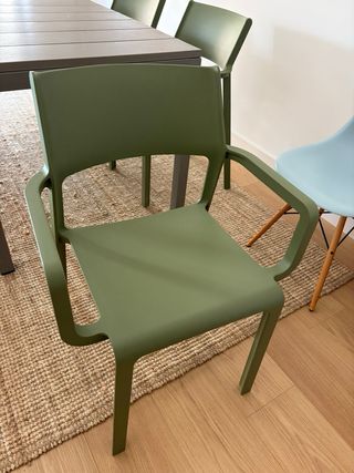 Mesa y 4 sillas de exterior nardi