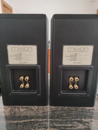 Altavoces Mission 751 Negros