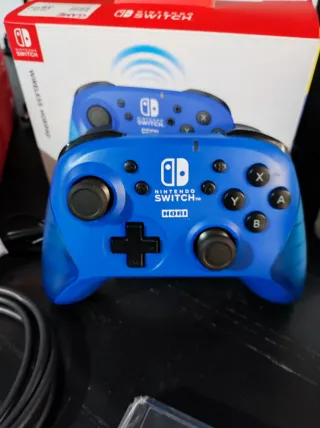 Nintendo Switch OLED Blanca + Mando Hori Azul