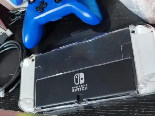 Nintendo Switch OLED Blanca + Mando Hori Azul