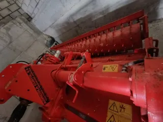 Arado de discos agrícola verde