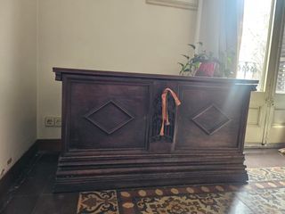 Baúl de madera antiguo