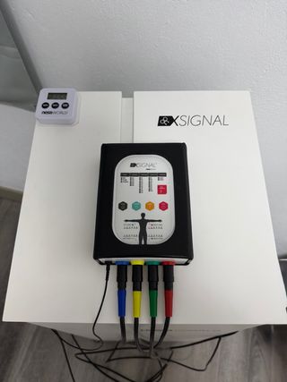 NESA X-Signal con mueble y todos los accesorios.