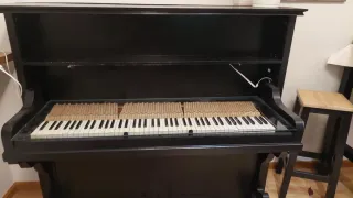 Piano negro clásico - no envios