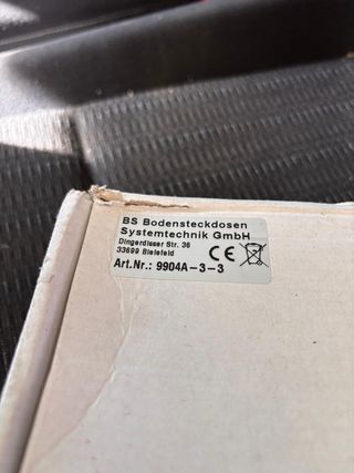 Caja de conexiones de suelo profesional Mod 9904A