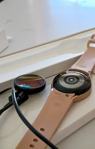 Samsung Galaxy Watch4 Rosa Dorado + Caja original