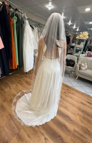 Abito da sposa e velo Pronovias bianco come nuovo,