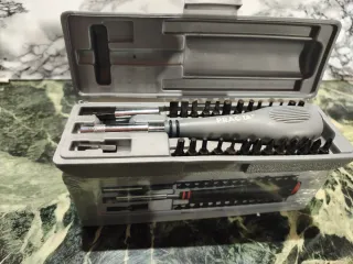 Set cacciavite con inserti