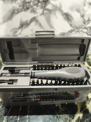 Set cacciavite con inserti