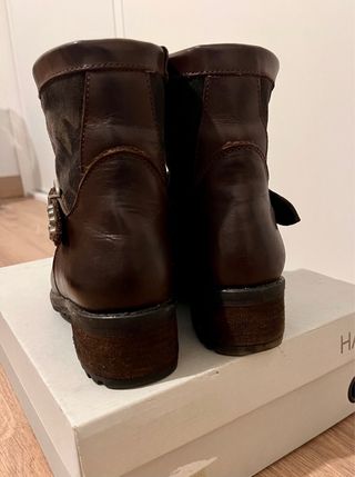 Botines de Piel Hakei Marrones