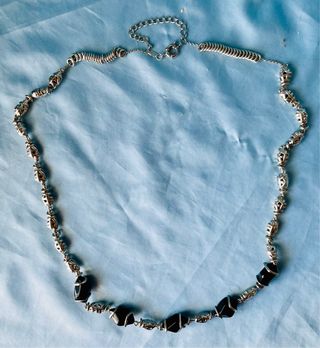 Collar Largo Plateado y Negro Touch