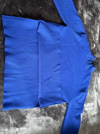 Jersey azul cuello alto