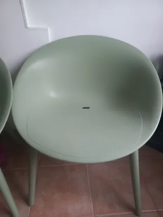 Juego 2 sillas y mesita auxiliar verde