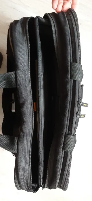 Maletín portátil Targus grande