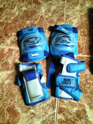 Patines en línea azules para niños