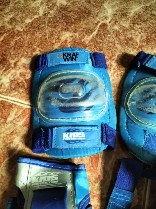 Patines en línea azules para niños