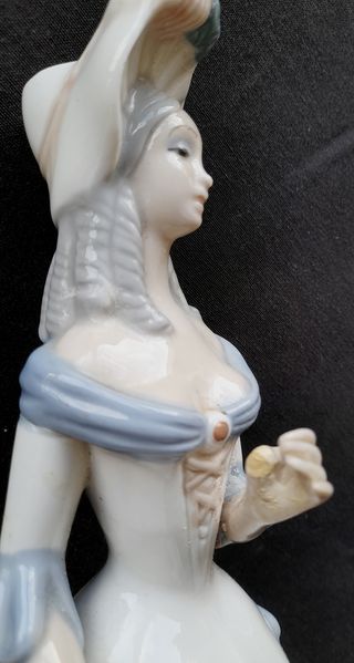 Figura Dama Porcelana Esmaltada 1969