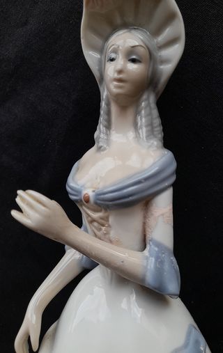 Figura Dama Porcelana Esmaltada 1969