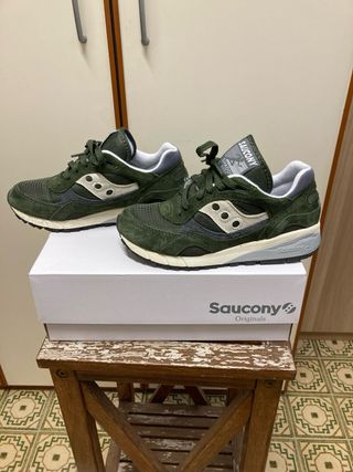 Snickers Saucony