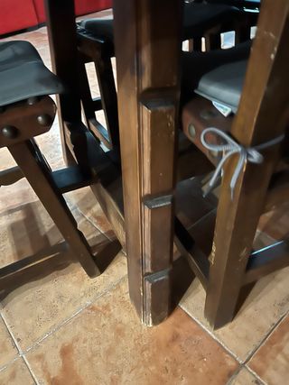 Mesa rustica de madera maciza + 8 sillas.