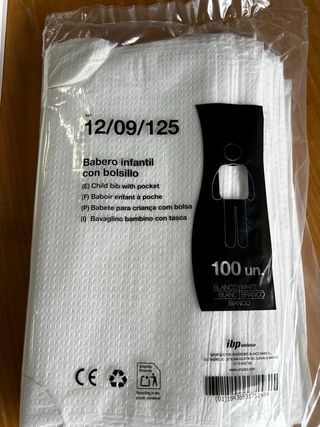 Baberos desechables para bebé (100 uds)
