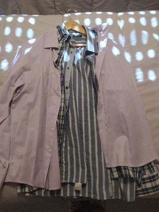 Traje de chaqueta, chaleco y pantalón camisas