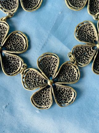 Collar Tantrend Flores Doradas