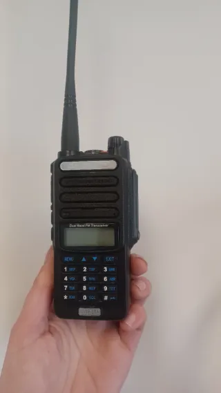 Walkie Talkie Baofeng Dual Band VHF/UHF + cargador