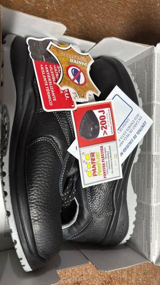 Lote de Botas y zapatos de seguridad Zion Talla 42