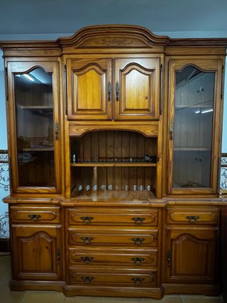Se regala : Mueble de salón de madera con vitrina
