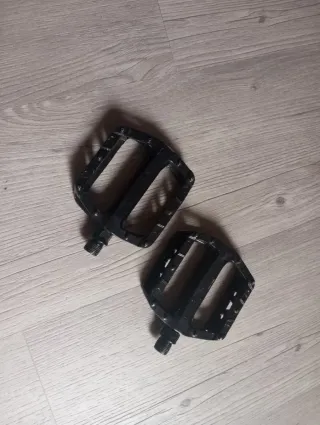 Pedales metálicos Enduro MTB Negros