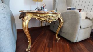 Tavolino in onice dorato