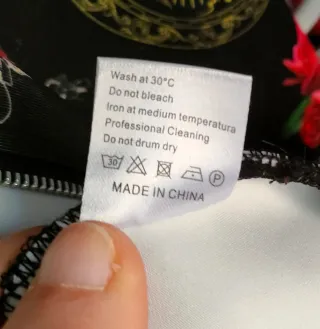 Chaqueta Bomber MANBORA Negra con Rosas