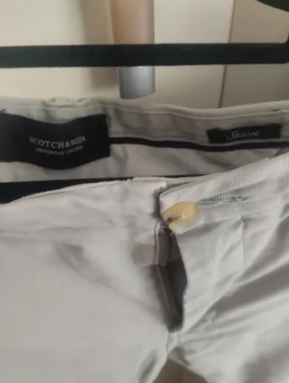 Pantalón chino gris hombre