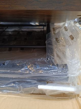 VASAGLE Estantería de Cocina, Soporte para Panadería, Isla de Cocina con Tira Magnética de Cuchillo, Cesta de Alambre, Soporte de Papel, 12 Ganchos, Marrón Rústico y Negro KKS026B01