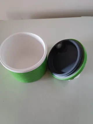 Porta vivande verde con pois bianchi