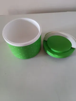 Porta vivande verde con pois bianchi