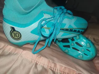 Botas de fútbol turquesa talla 43