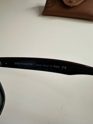 Gafas de sol Ray-Ban Rojas, Wayfarer tamaño 54