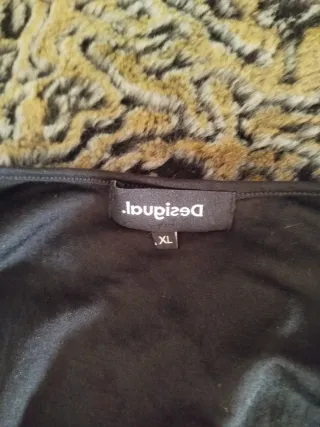 Mono pantalon Desigual negro.