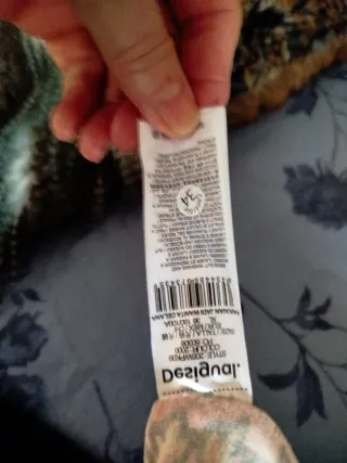 Mono pantalon Desigual negro.