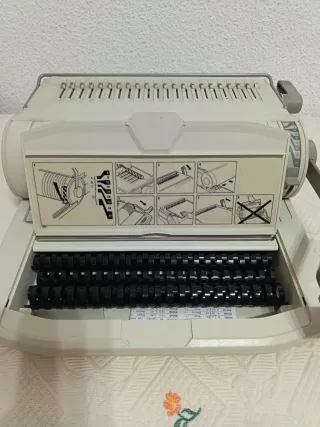 Encuadernadora Rexel CB35 Canutillo Plástico