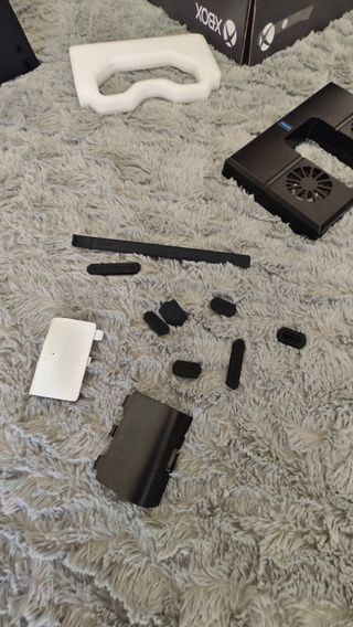 Xbox Series X + Cuffie ufficiali + Accessori